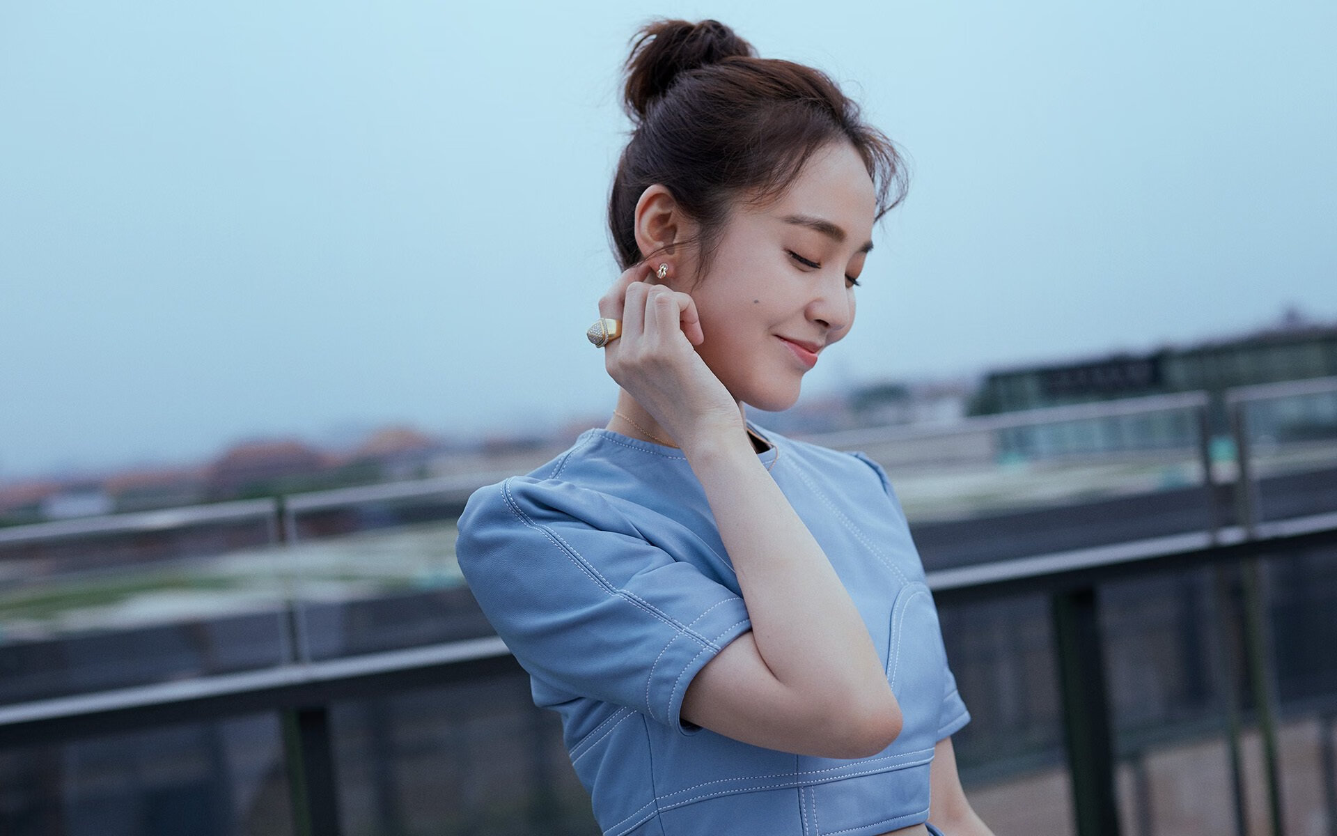 _摇滚音乐+极限滑板：青春的摇滚精神_，极限青春滑板选手