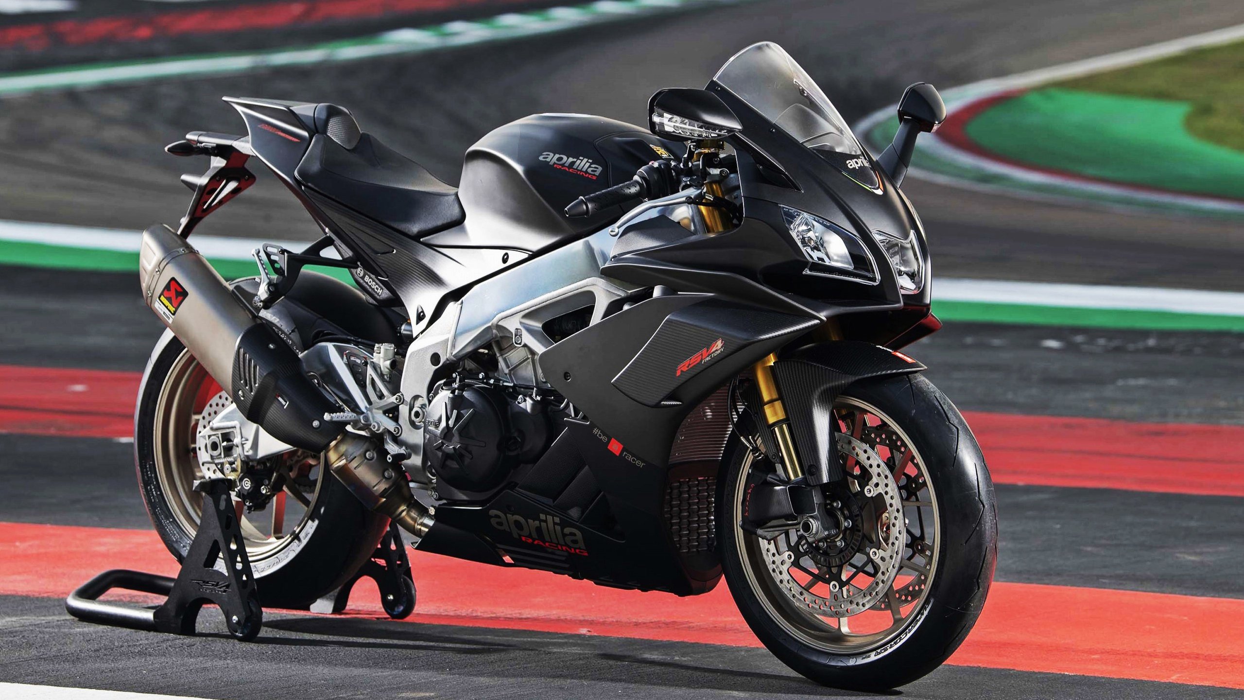 中超转播权大动作，海外市场全面展开，中超转播权 80亿