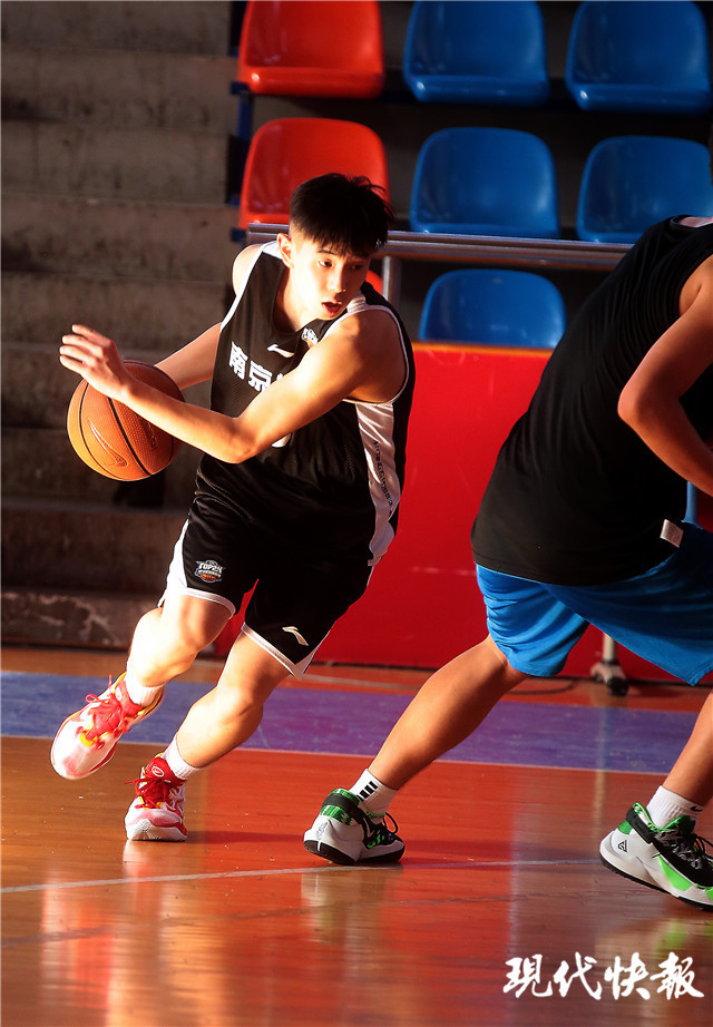 职业球员在公共活动中的形象维护 职业球员在公共活动中的形象维护