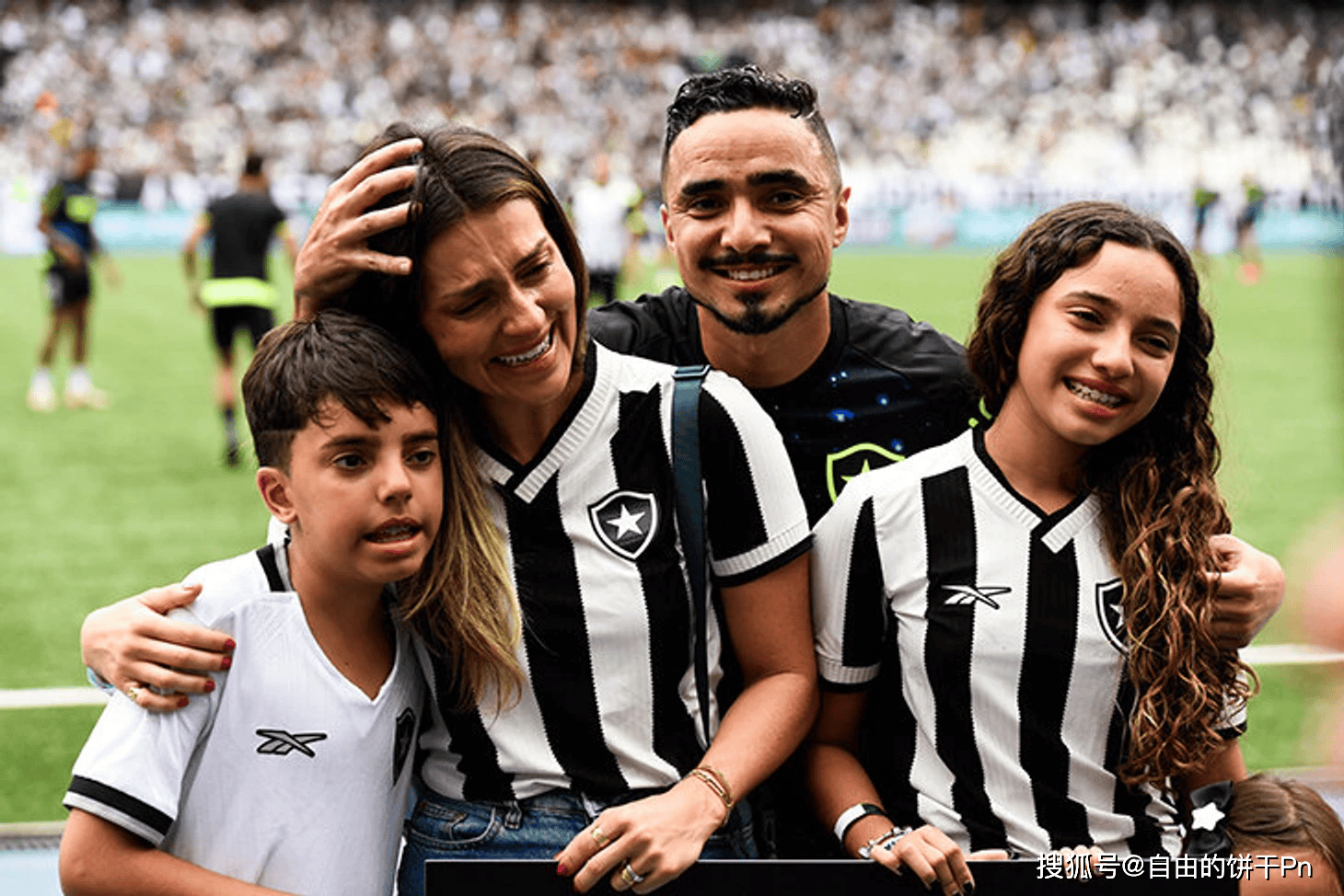 足球明星的回归与年轻球员的崛起